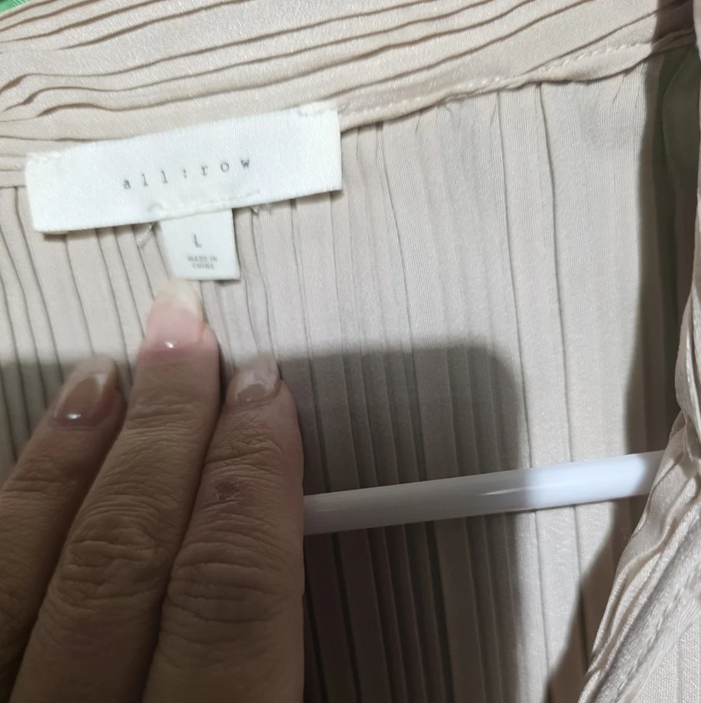 All Row Pleated Beige Blouse SET NWT Top PTP 24 Pants 38 Stretch - Picture 5 of 6